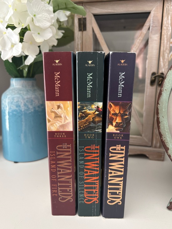 Other - The Unwanteds Book Series by Lisa McMann Novel 1 2 3 Paperback